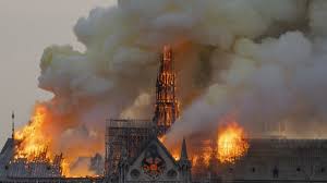 Nosotros incendiamos Notre Dame