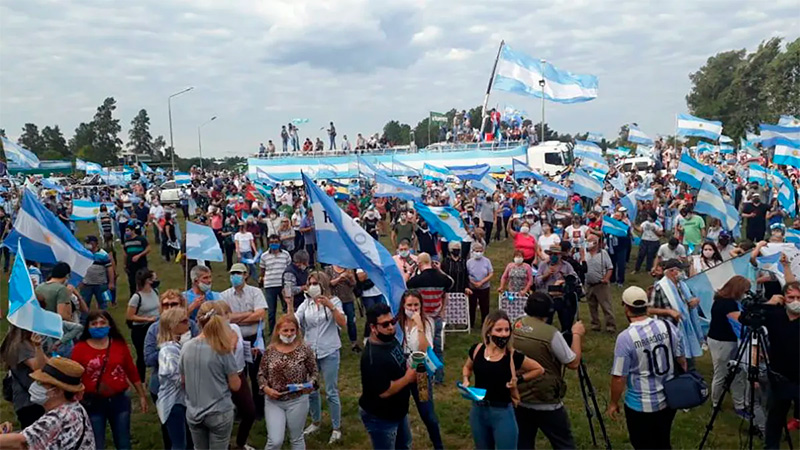 Argentina: Alberto Fernández, aterrizaje forzoso